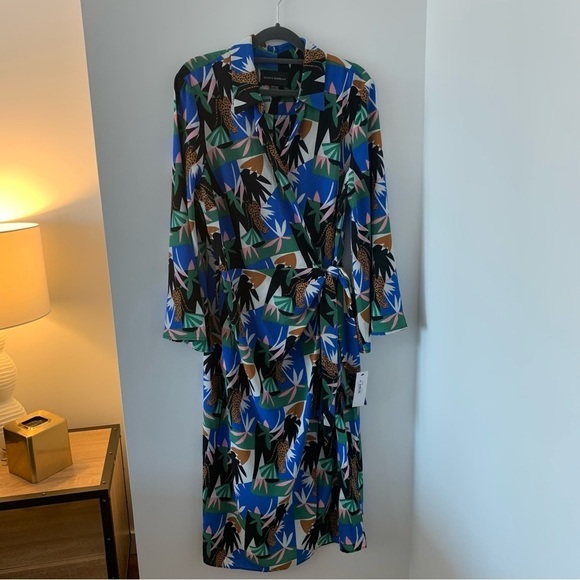Donna Morgan Long Sleeve Collared Wrap Colorful Midi Dress In White/Jungle Blue - Picture 9 of 13